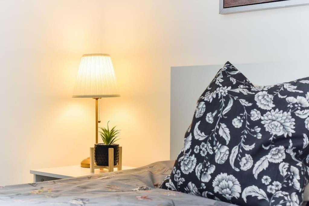 Knightsbridge Stylish Two Bedroom Apartment London Exterior photo