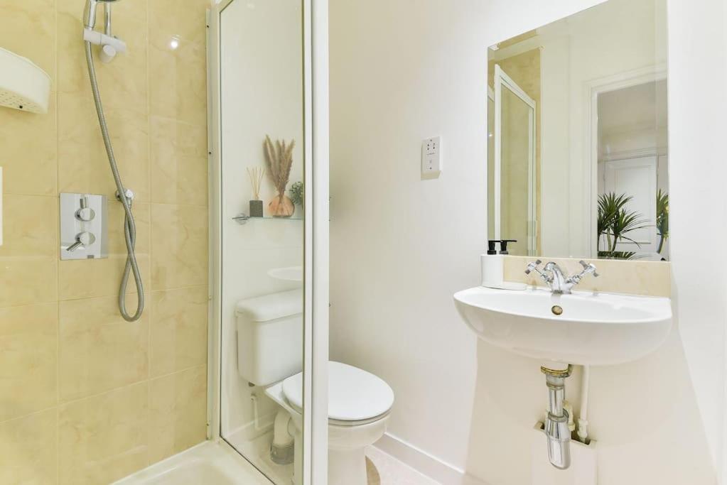 Knightsbridge Stylish Two Bedroom Apartment London Exterior photo